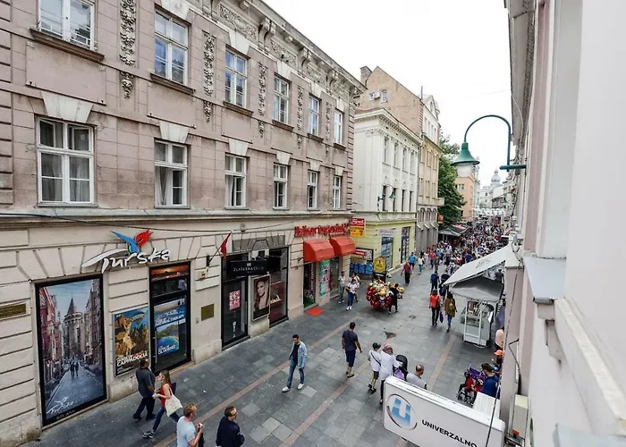 East-west Апартаменты *